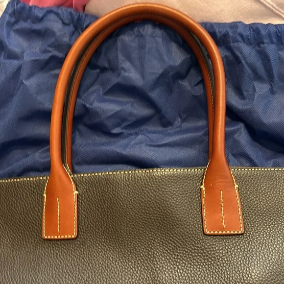 Large Dooney and Bourke tote - Picture 2 of 7